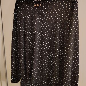 Black w/white professional sharp polished feminin chic career top office trendy